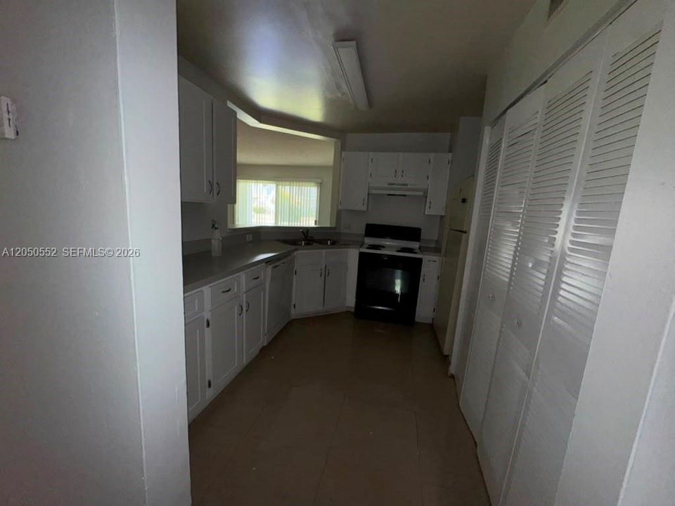 For Rent: $2,300 (2 beds, 2 baths, 1020 Square Feet)