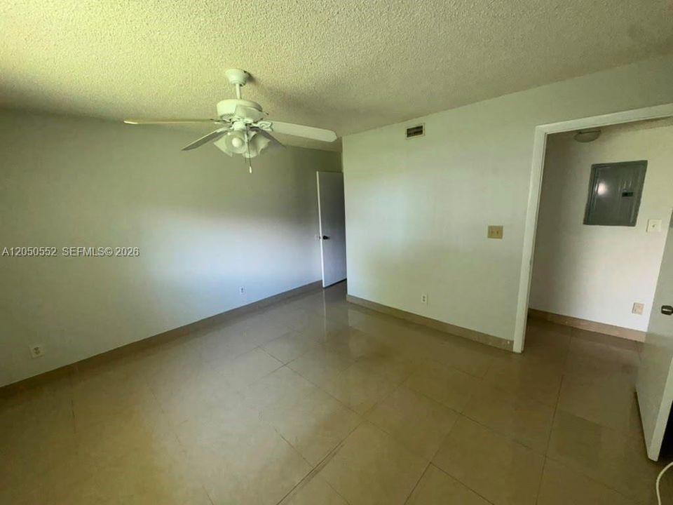 For Rent: $2,300 (2 beds, 2 baths, 1020 Square Feet)