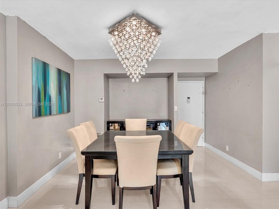 На продажу: $195,000 (2 спален, 2 ванн, 1132 Квадратных фут)
