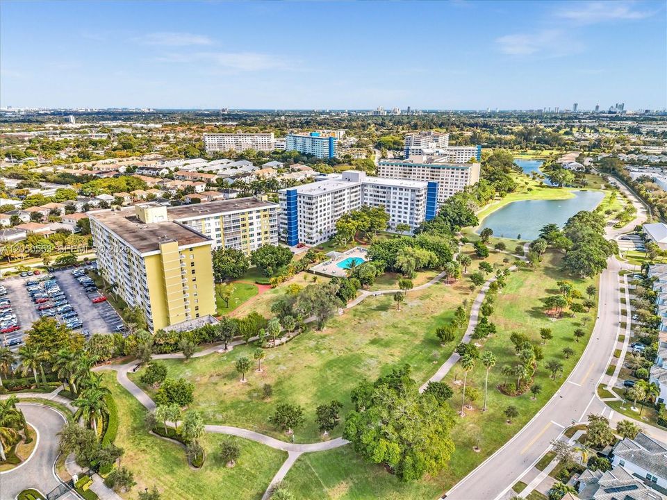 На продажу: $195,000 (2 спален, 2 ванн, 1132 Квадратных фут)