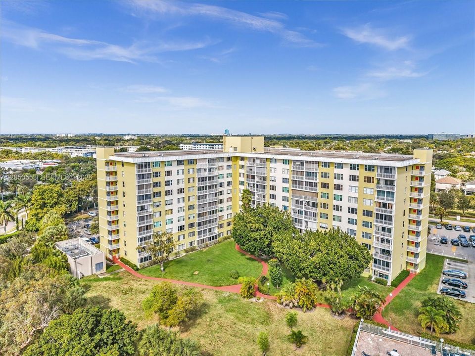На продажу: $195,000 (2 спален, 2 ванн, 1132 Квадратных фут)