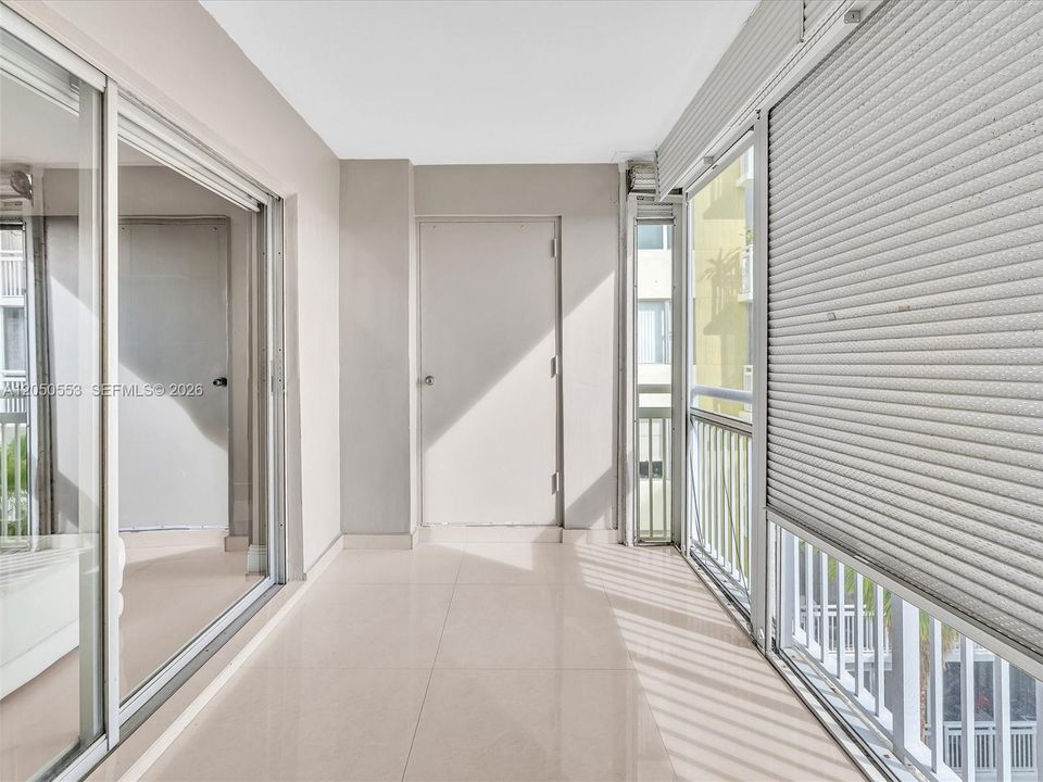 На продажу: $195,000 (2 спален, 2 ванн, 1132 Квадратных фут)