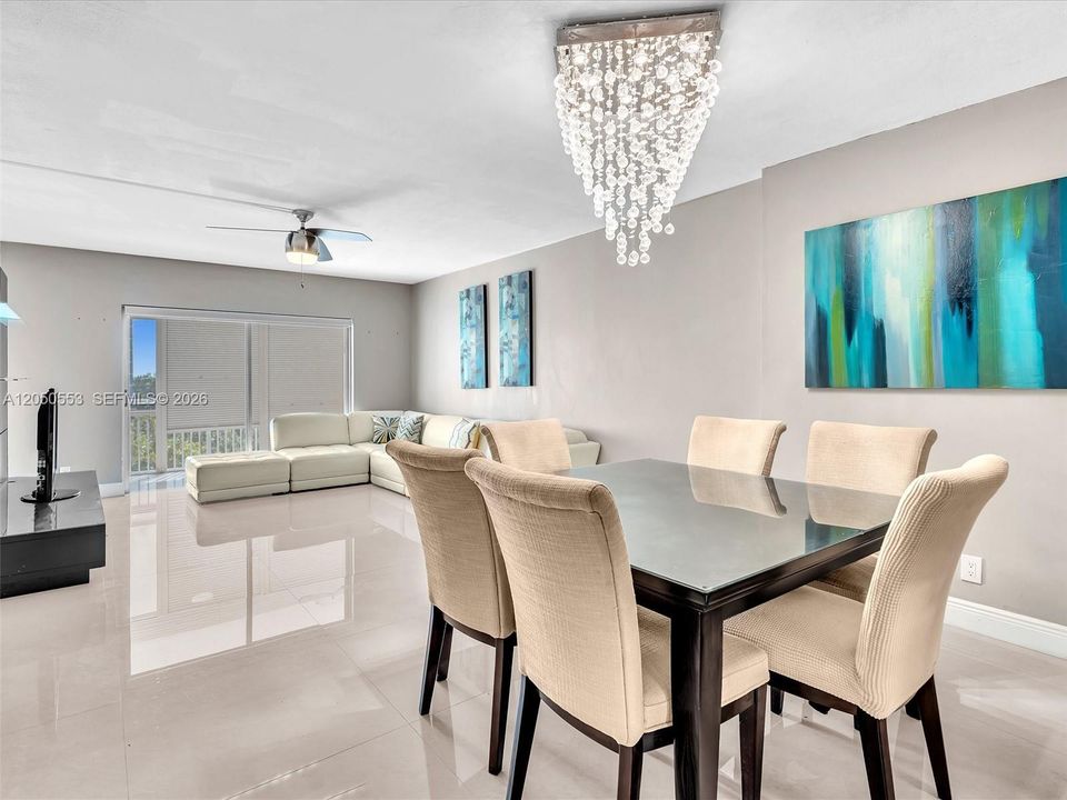 На продажу: $195,000 (2 спален, 2 ванн, 1132 Квадратных фут)