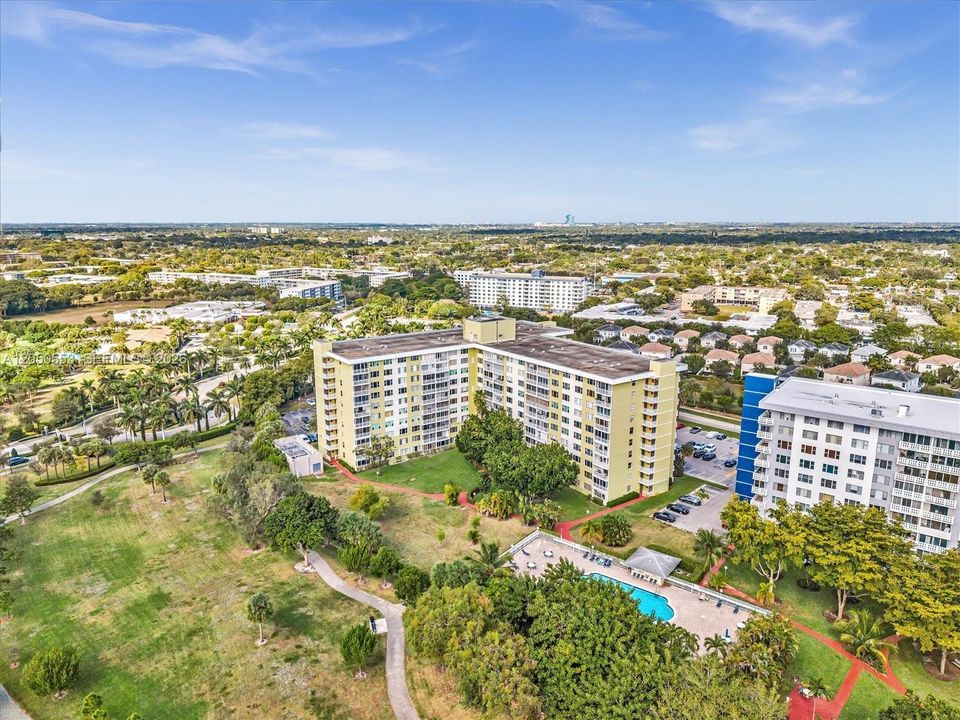На продажу: $195,000 (2 спален, 2 ванн, 1132 Квадратных фут)