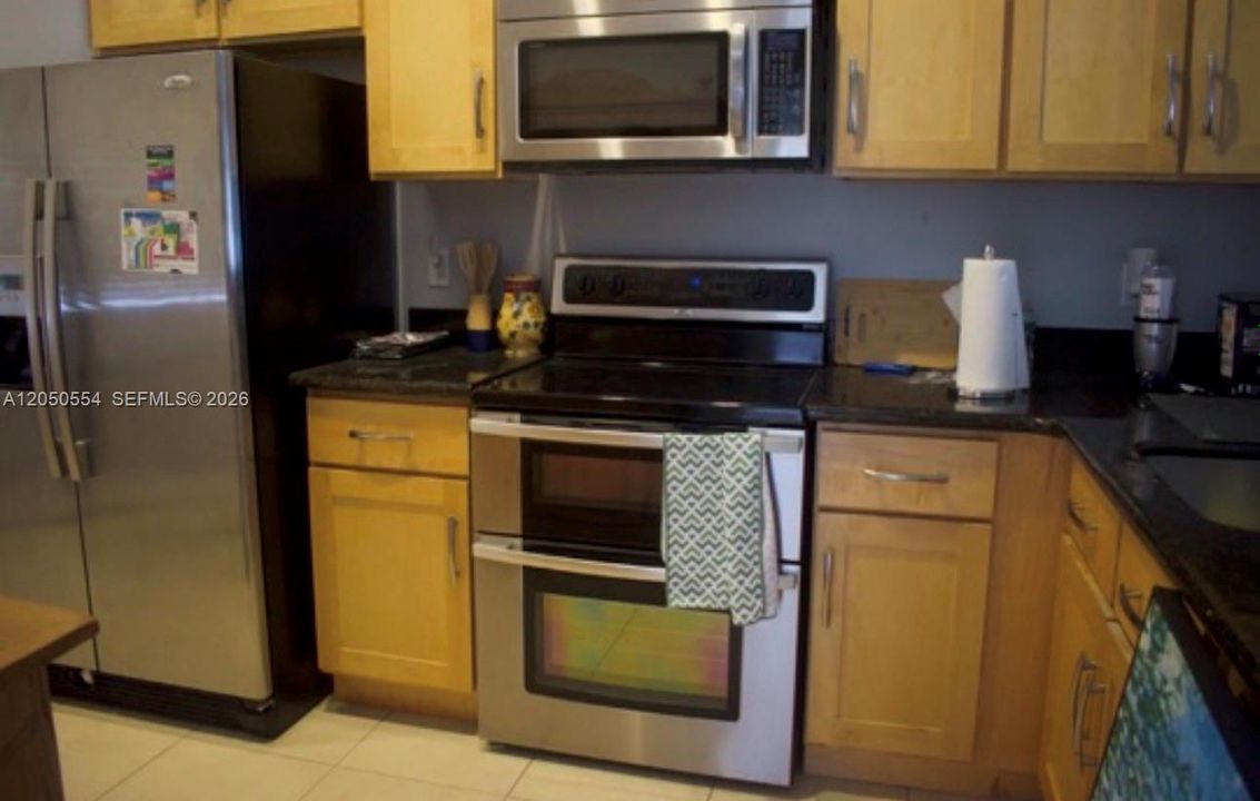 В аренду: $2,600 (2 спален, 2 ванн, 860 Квадратных фут)