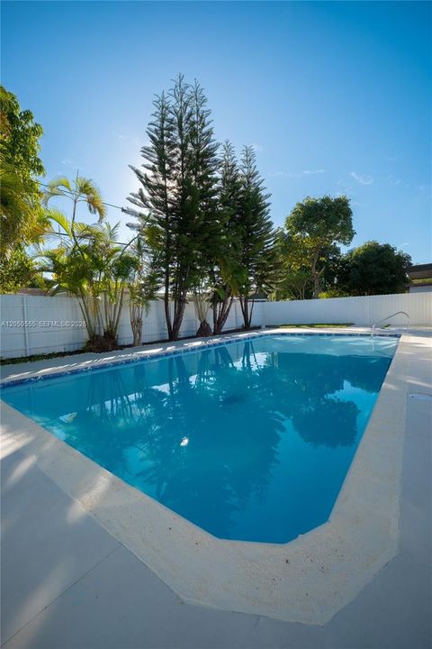 For Sale: $770,000 (4 beds, 3 baths, 1930 Square Feet)