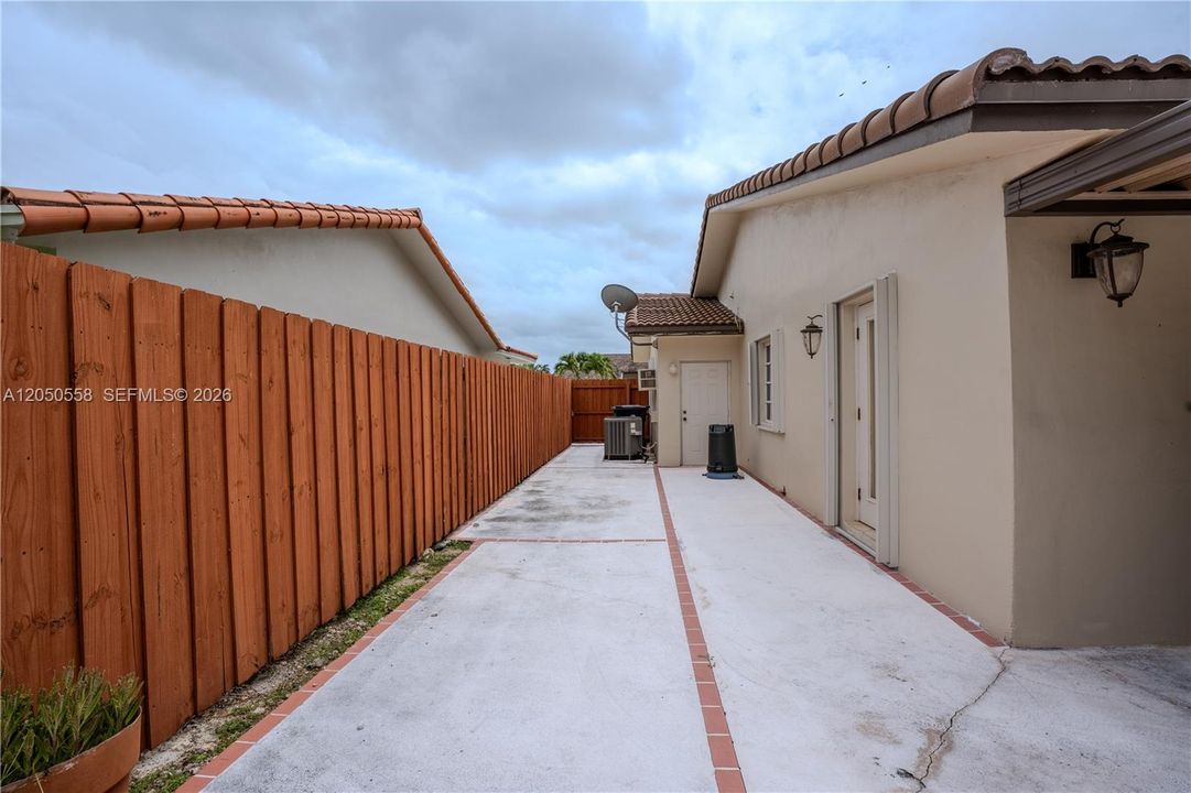 For Sale: $1,250,000 (4 beds, 2 baths, 2119 Square Feet)