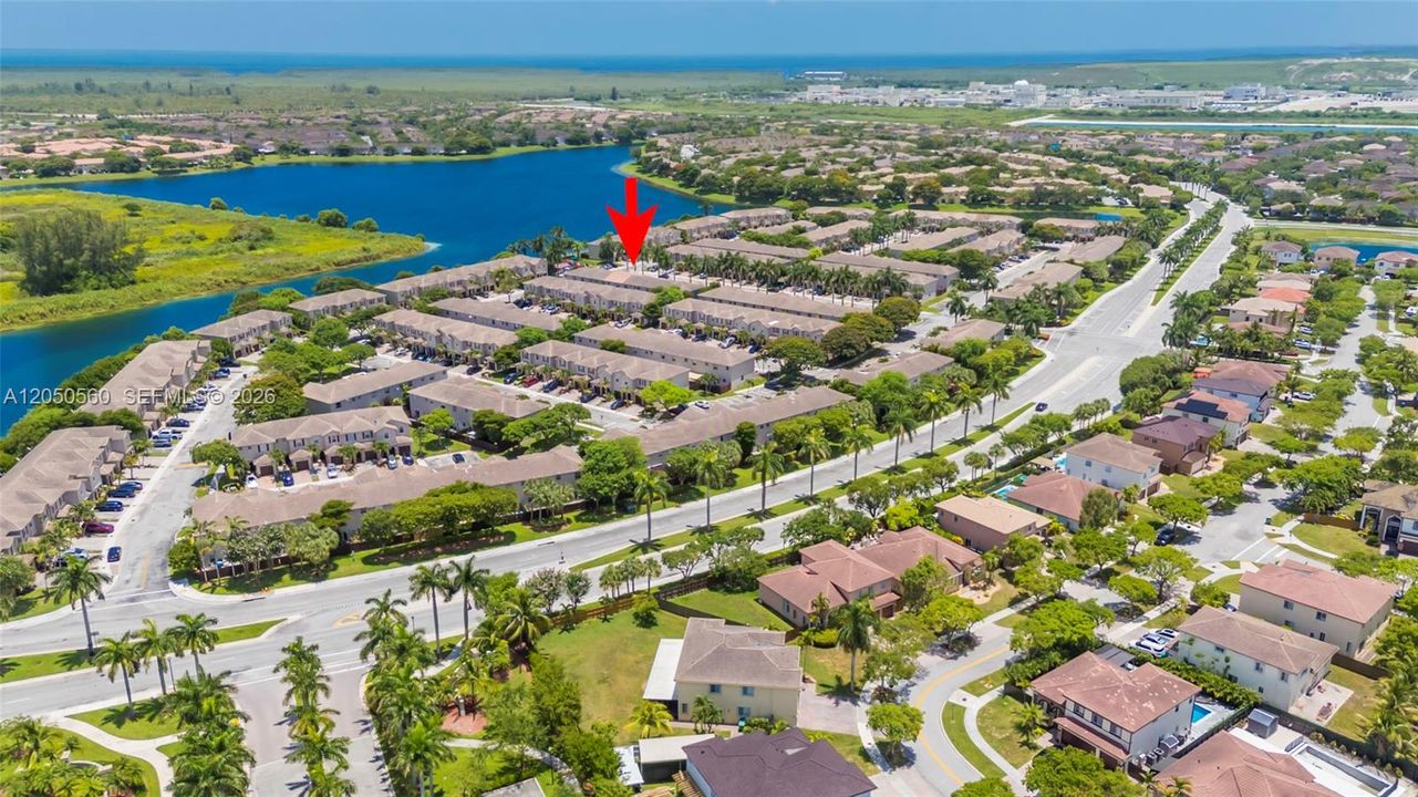 For Sale: $399,999 (2 beds, 2 baths, 1282 Square Feet)