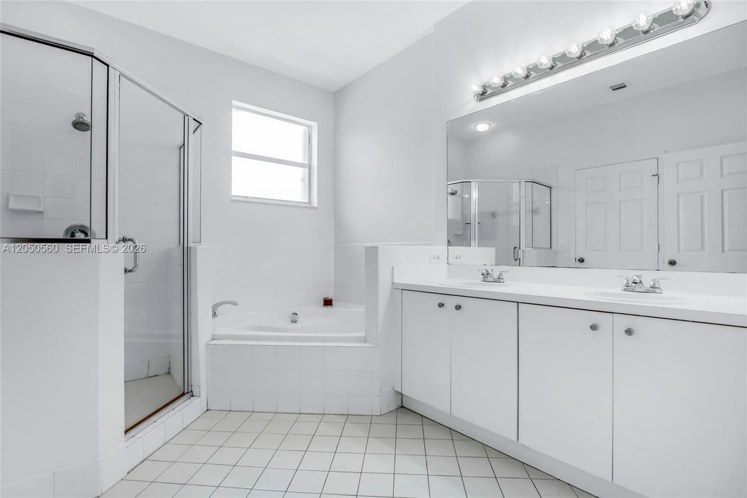 For Sale: $399,999 (2 beds, 2 baths, 1282 Square Feet)