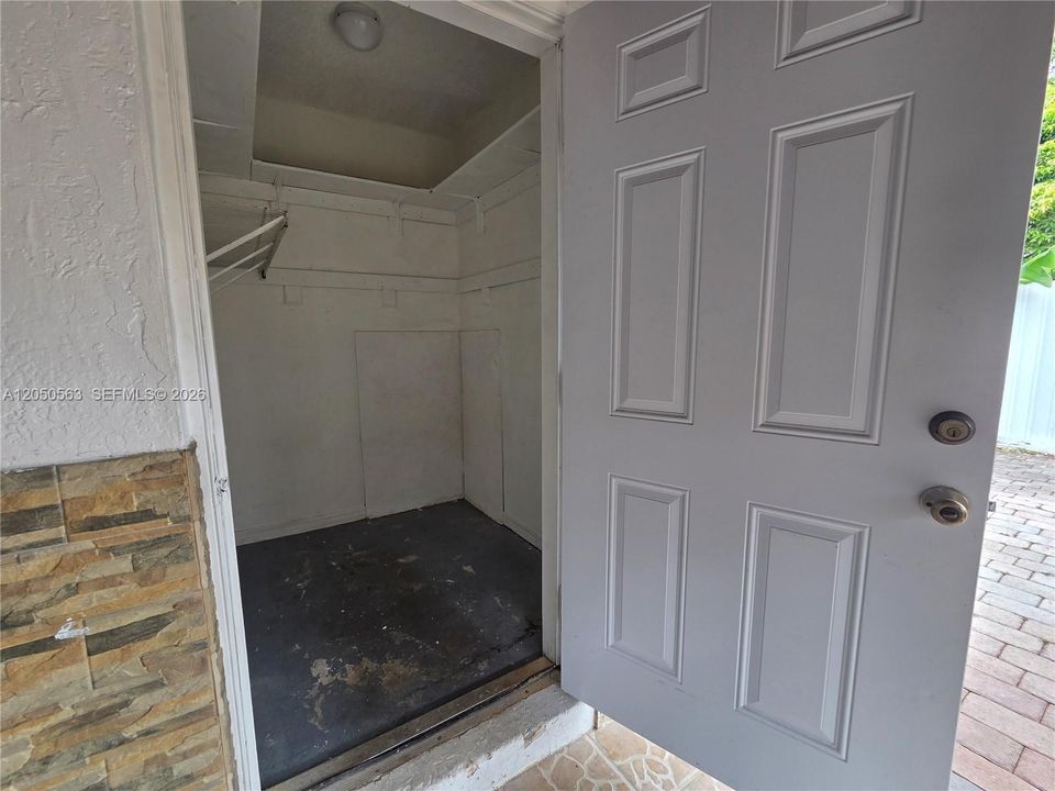 En Renta: $3,150 (4 camas, 2 baños, 1315 Pies cuadrados)