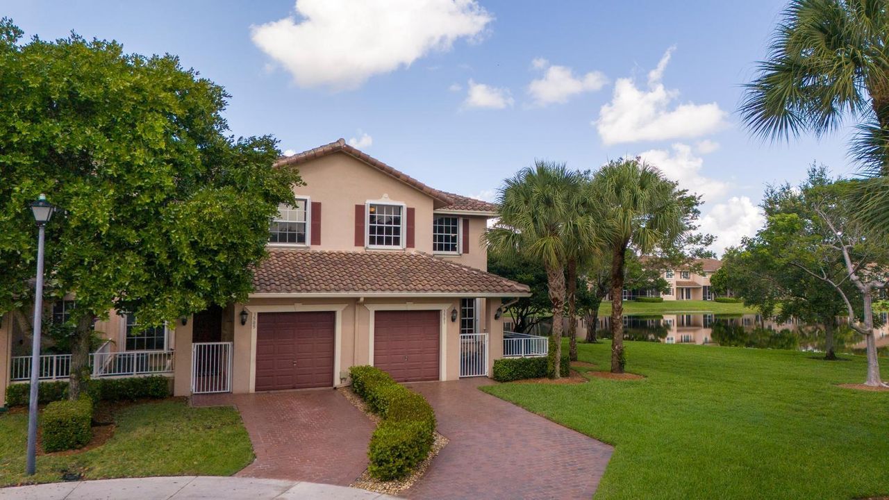 033-025-Exterior Front-1500x844