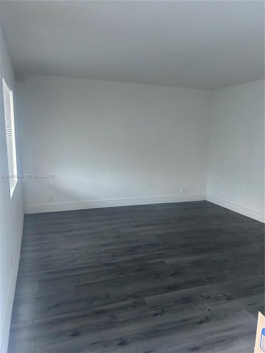 For Rent: $1,700 (2 beds, 1 baths, 734 Square Feet)