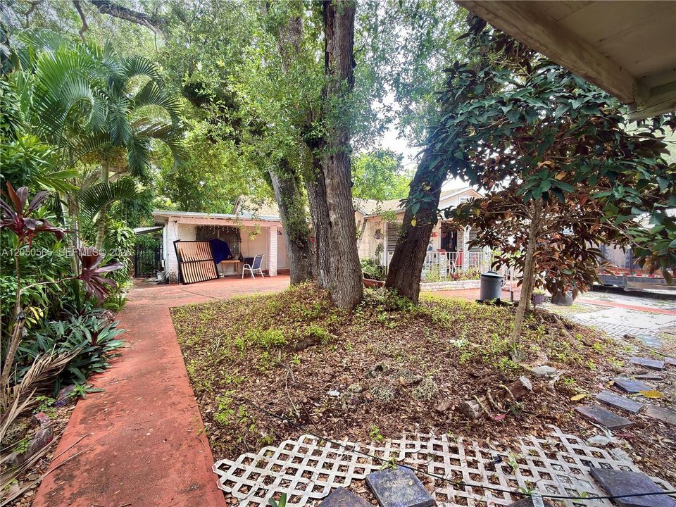 For Sale: $800,000 (0 beds, 0 baths, 1762 Square Feet)