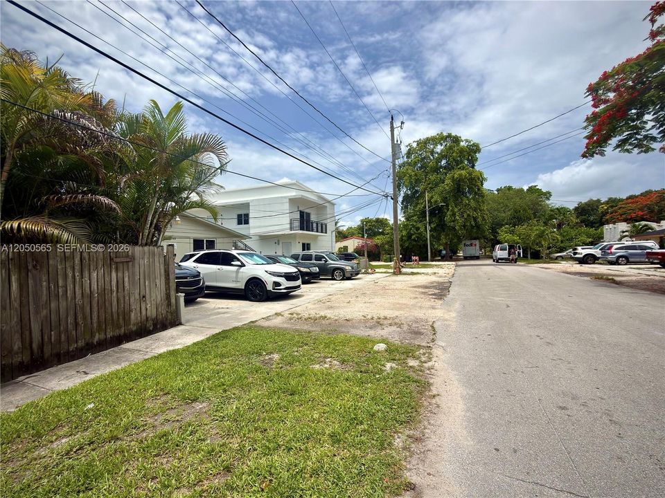 For Sale: $800,000 (0 beds, 0 baths, 1762 Square Feet)