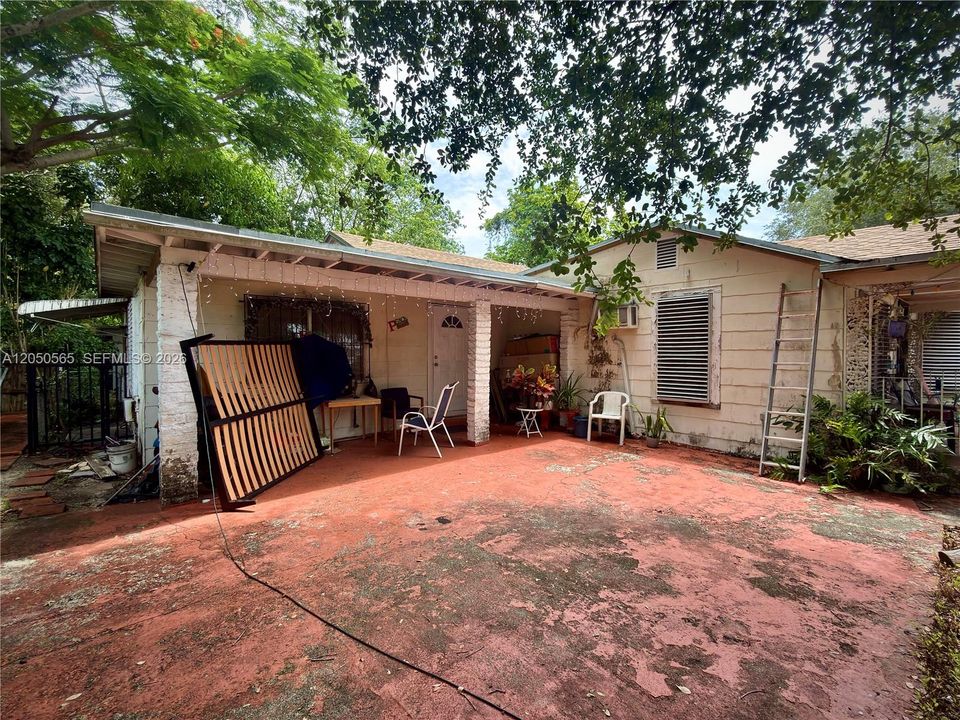 For Sale: $800,000 (0 beds, 0 baths, 1762 Square Feet)