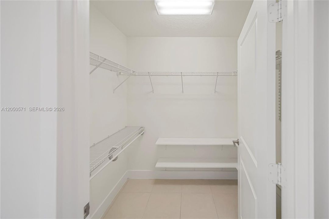 En Venta: $319,000 (1 camas, 1 baños, 738 Pies cuadrados)