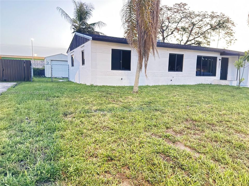 For Sale: $499,000 (4 beds, 2 baths, 1470 Square Feet)