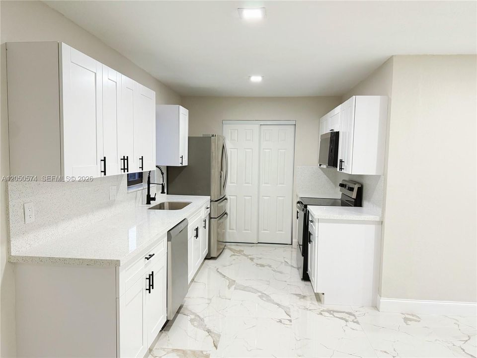 For Sale: $499,000 (4 beds, 2 baths, 1470 Square Feet)
