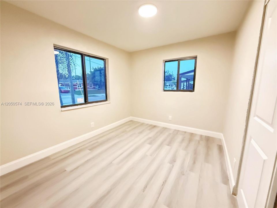 For Sale: $499,000 (4 beds, 2 baths, 1470 Square Feet)