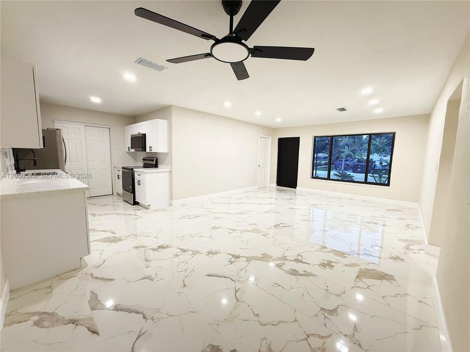 For Sale: $499,000 (4 beds, 2 baths, 1470 Square Feet)