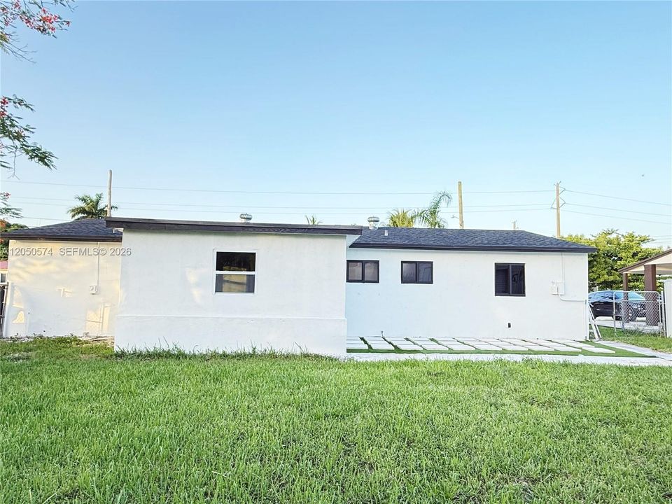 For Sale: $499,000 (4 beds, 2 baths, 1470 Square Feet)