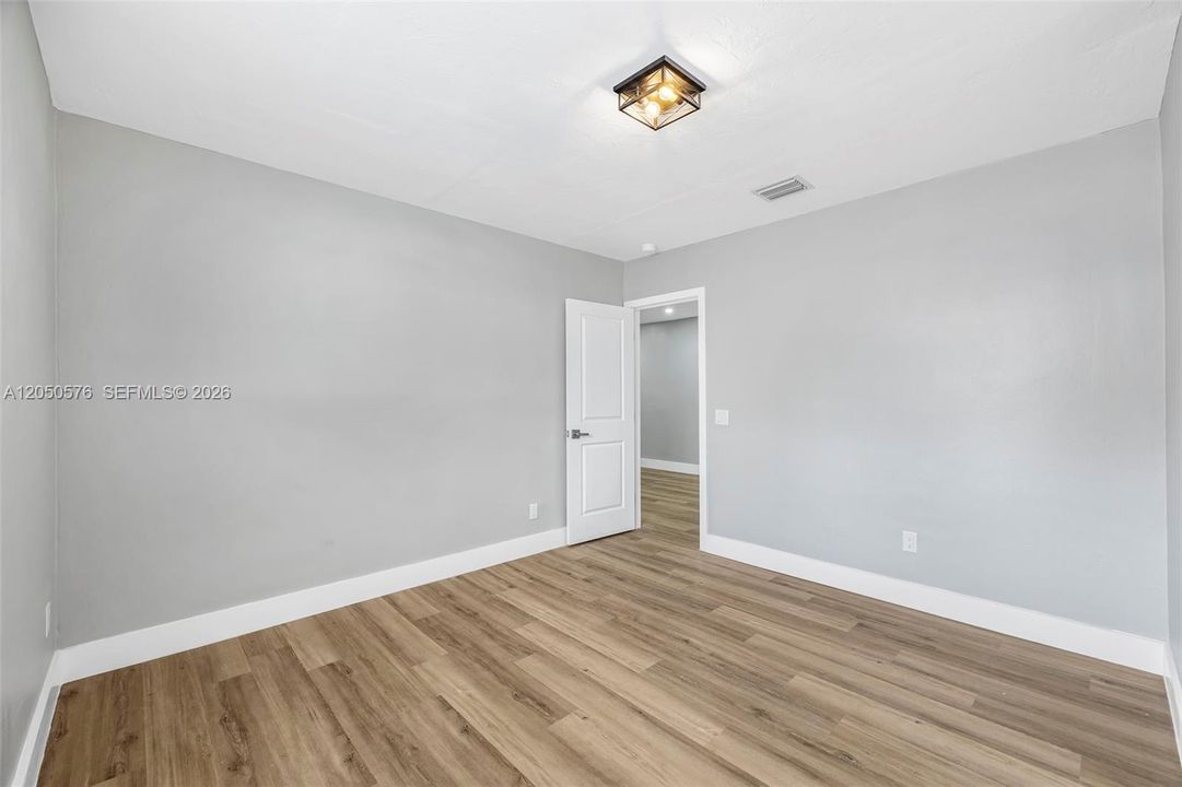 For Rent: $2,500 (2 beds, 2 baths, 725 Square Feet)