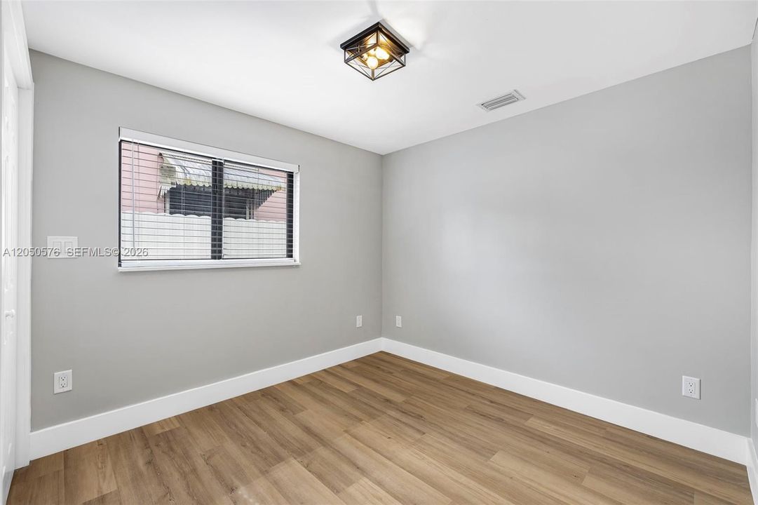 For Rent: $2,500 (2 beds, 2 baths, 725 Square Feet)