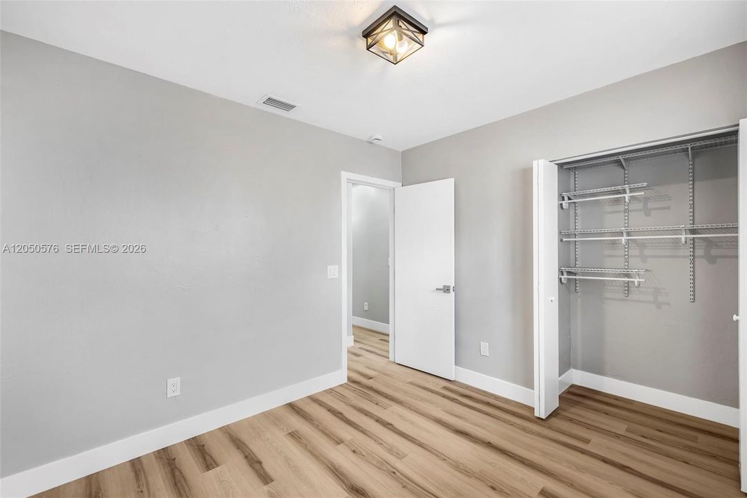For Rent: $2,500 (2 beds, 2 baths, 725 Square Feet)