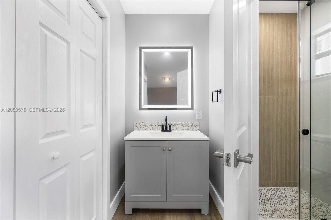 For Rent: $2,500 (2 beds, 2 baths, 725 Square Feet)