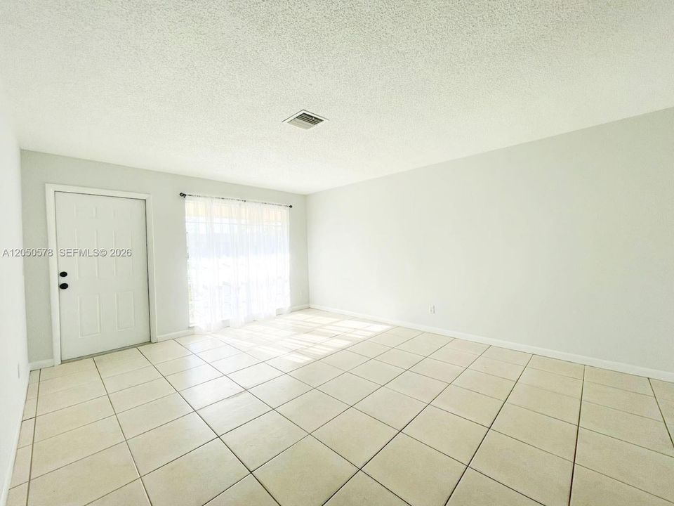 For Sale: $579,000 (0 beds, 0 baths, 1131 Square Feet)