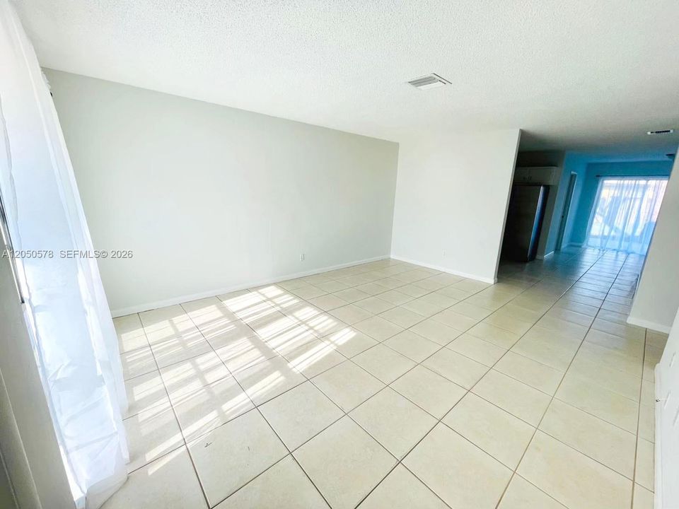 For Sale: $579,000 (0 beds, 0 baths, 1131 Square Feet)