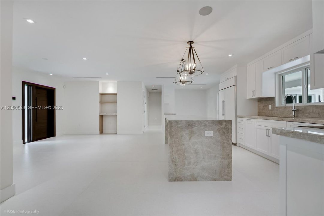 For Sale: $2,675,000 (4 beds, 3 baths, 2651 Square Feet)
