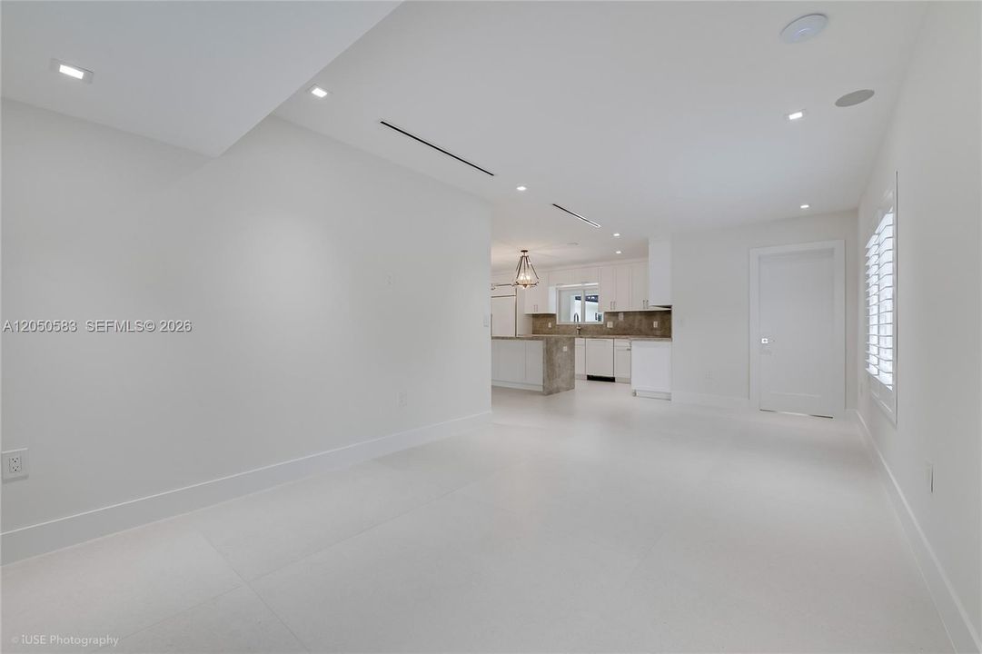 For Sale: $2,675,000 (4 beds, 3 baths, 2651 Square Feet)