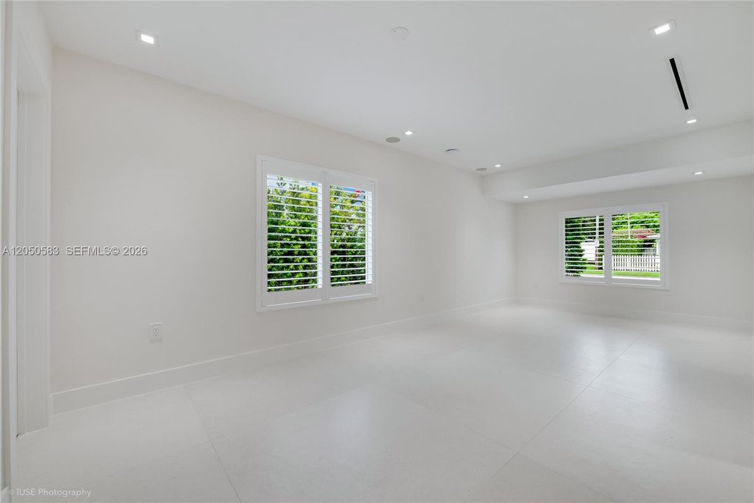 For Sale: $2,675,000 (4 beds, 3 baths, 2651 Square Feet)