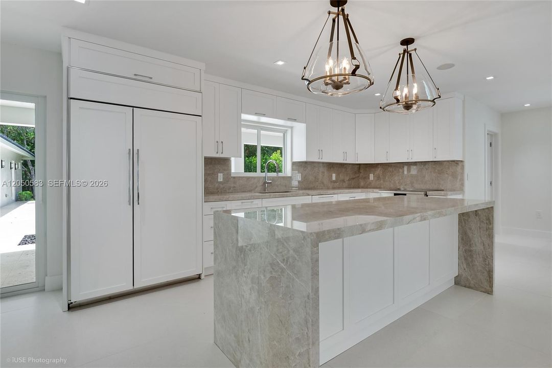 For Sale: $2,675,000 (4 beds, 3 baths, 2651 Square Feet)