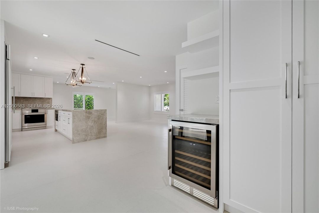 For Sale: $2,675,000 (4 beds, 3 baths, 2651 Square Feet)