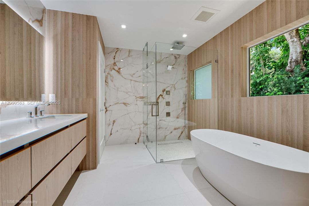 For Sale: $2,675,000 (4 beds, 3 baths, 2651 Square Feet)