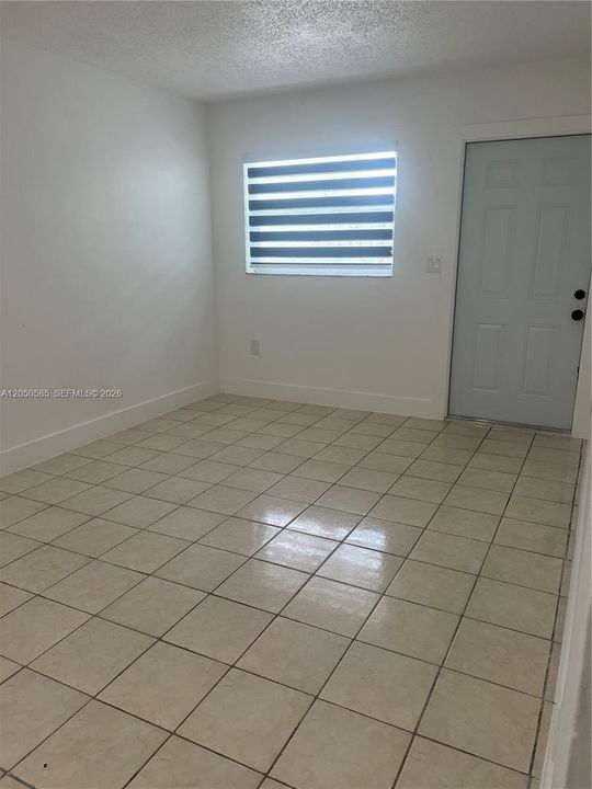 For Rent: $1,990 (2 beds, 1 baths, 741 Square Feet)