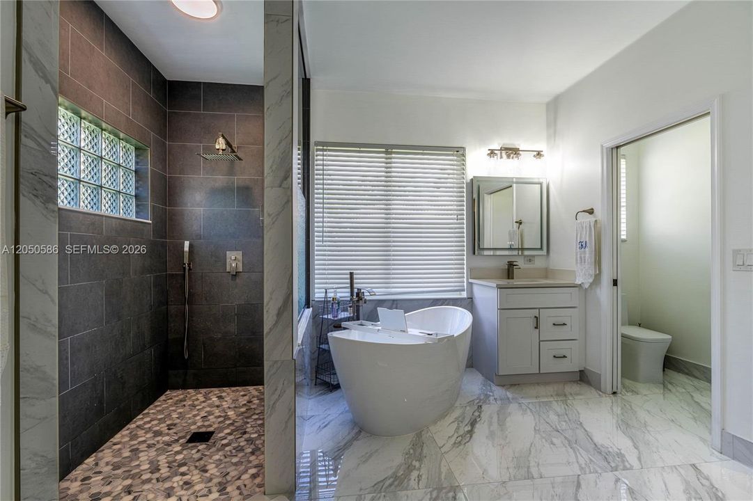 For Sale: $1,285,000 (5 beds, 3 baths, 2986 Square Feet)