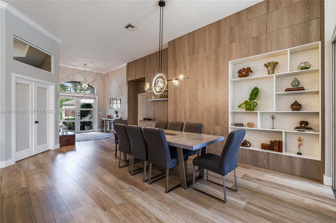 For Sale: $1,285,000 (5 beds, 3 baths, 2986 Square Feet)