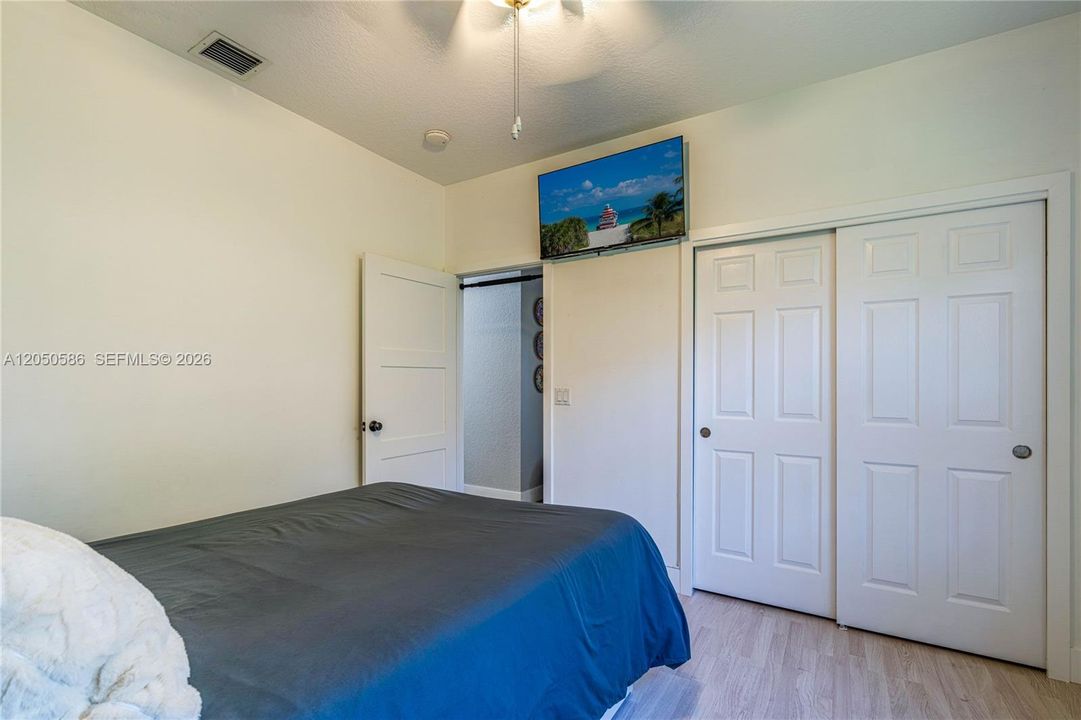 For Sale: $1,285,000 (5 beds, 3 baths, 2986 Square Feet)