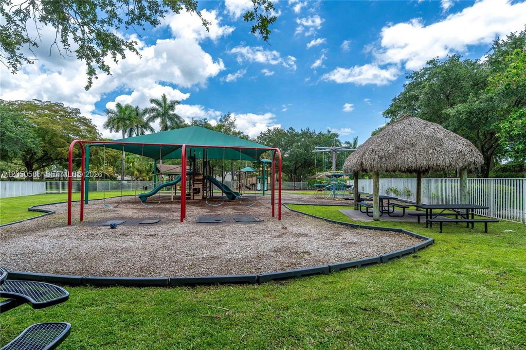 For Sale: $1,285,000 (5 beds, 3 baths, 2986 Square Feet)