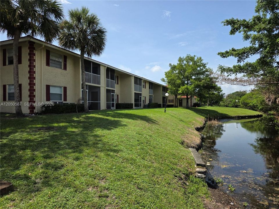 For Rent: $1,850 (2 beds, 2 baths, 809 Square Feet)