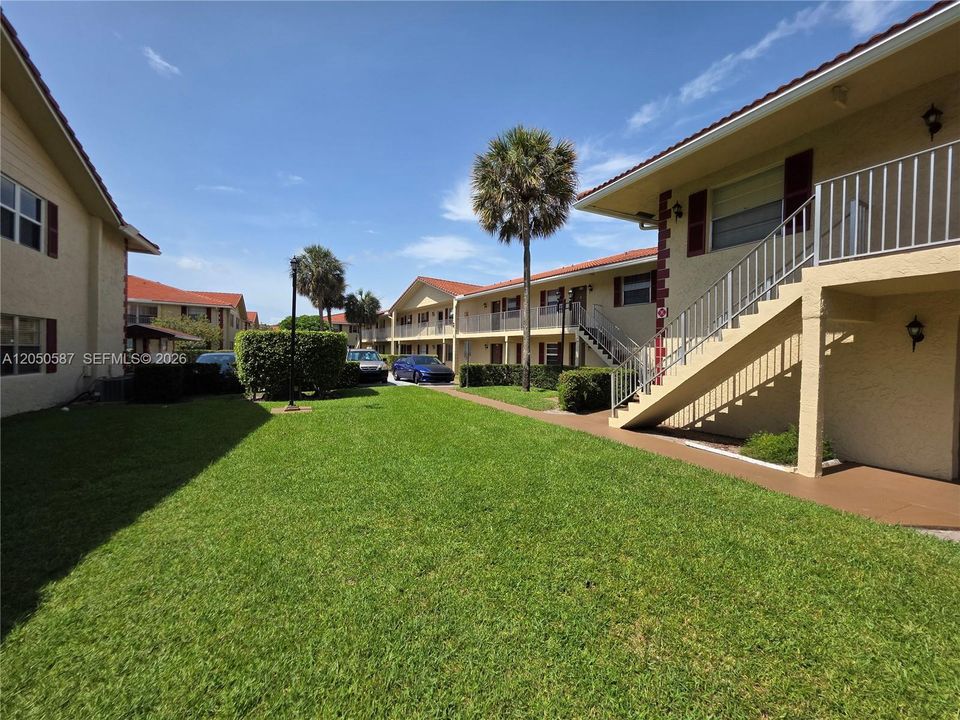 For Rent: $1,850 (2 beds, 2 baths, 809 Square Feet)