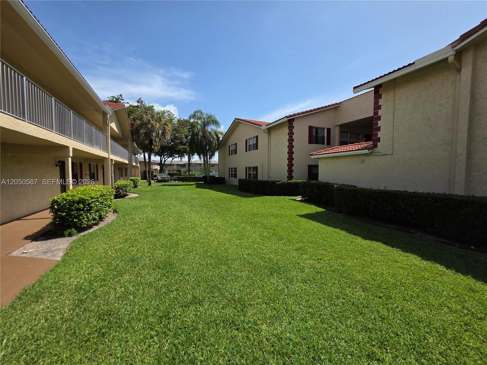 For Rent: $1,850 (2 beds, 2 baths, 809 Square Feet)