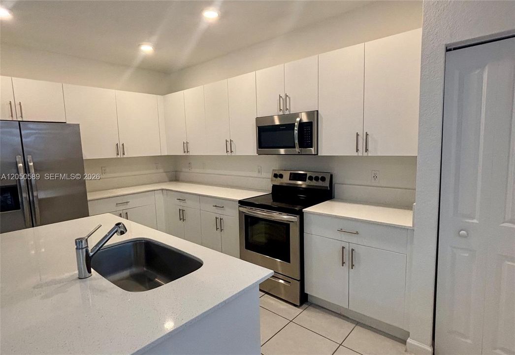 En Venta: $610,000 (3 camas, 2 baños, 1888 Pies cuadrados)