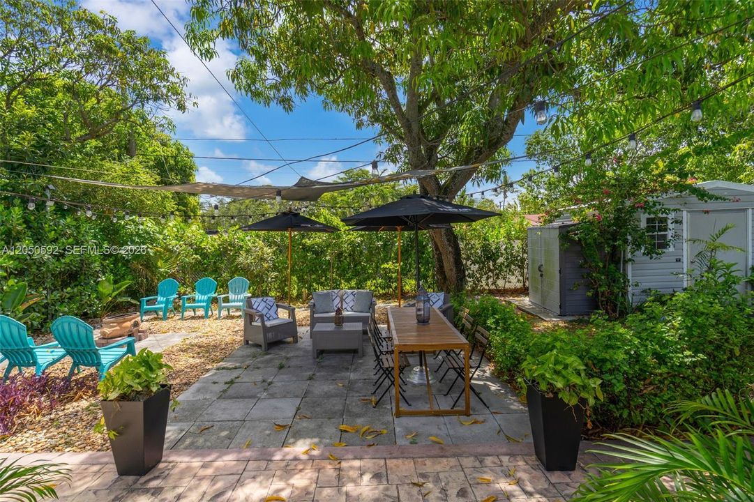 For Sale: $699,000 (4 beds, 3 baths, 1390 Square Feet)