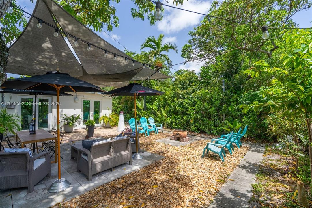 For Sale: $699,000 (4 beds, 3 baths, 1390 Square Feet)
