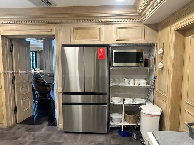 На продажу: $550,000 (2 спален, 3 ванн, 4650 Квадратных фут)