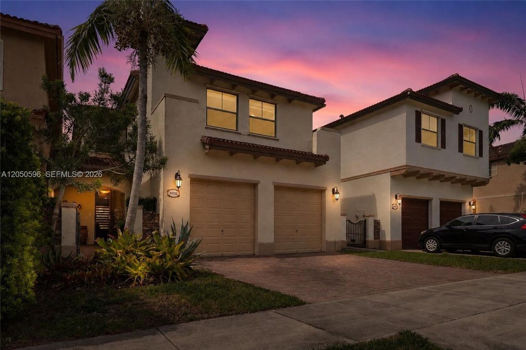 For Sale: $529,999 (4 beds, 2 baths, 2201 Square Feet)